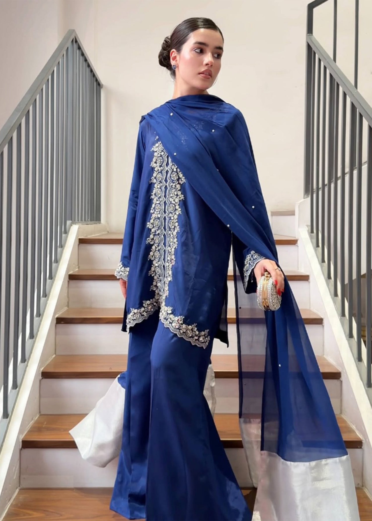 Crowne - Hamna Abbasi